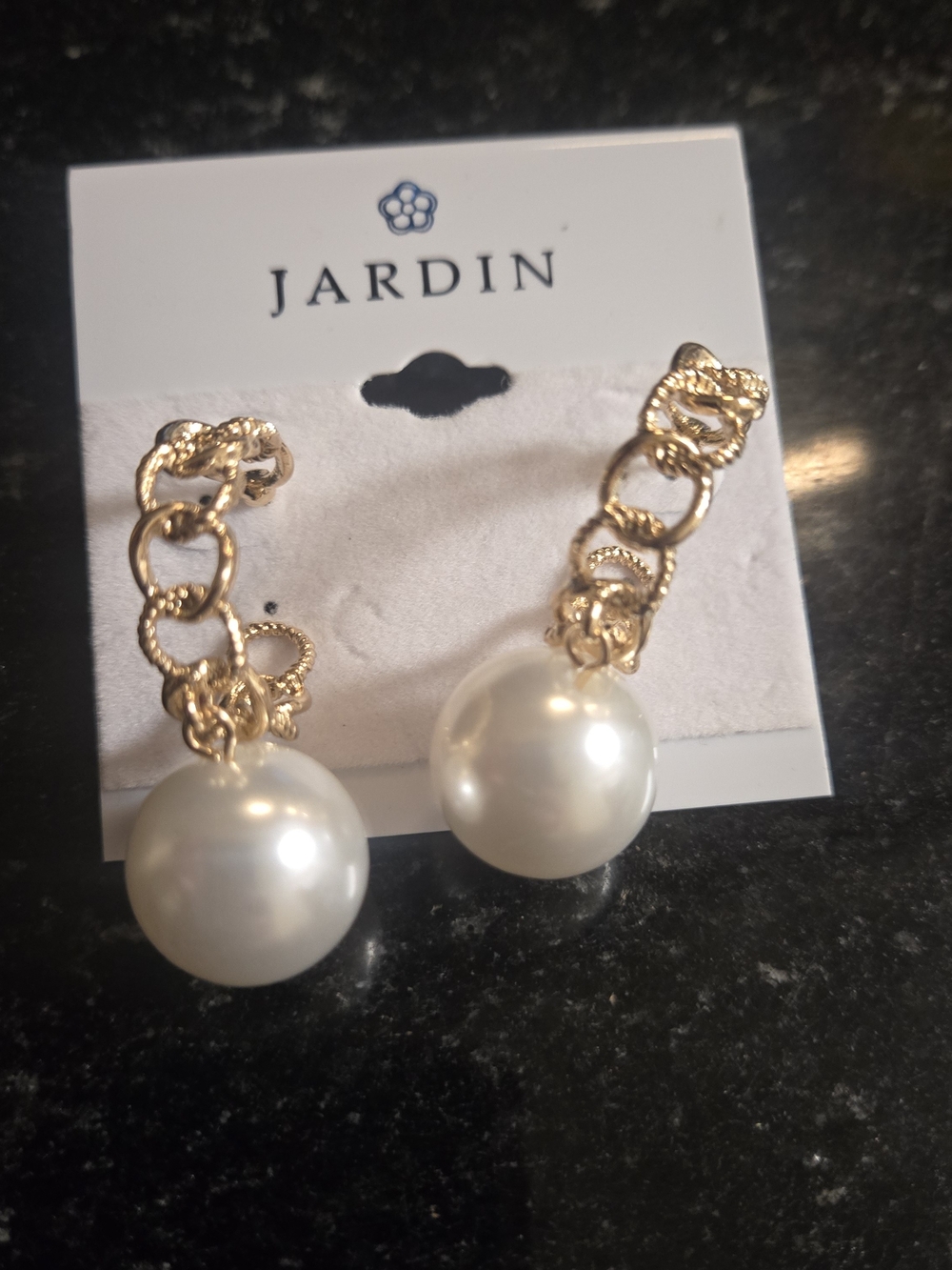 Jardin Gold Chain Pearl Drop Earrings - White Pearls